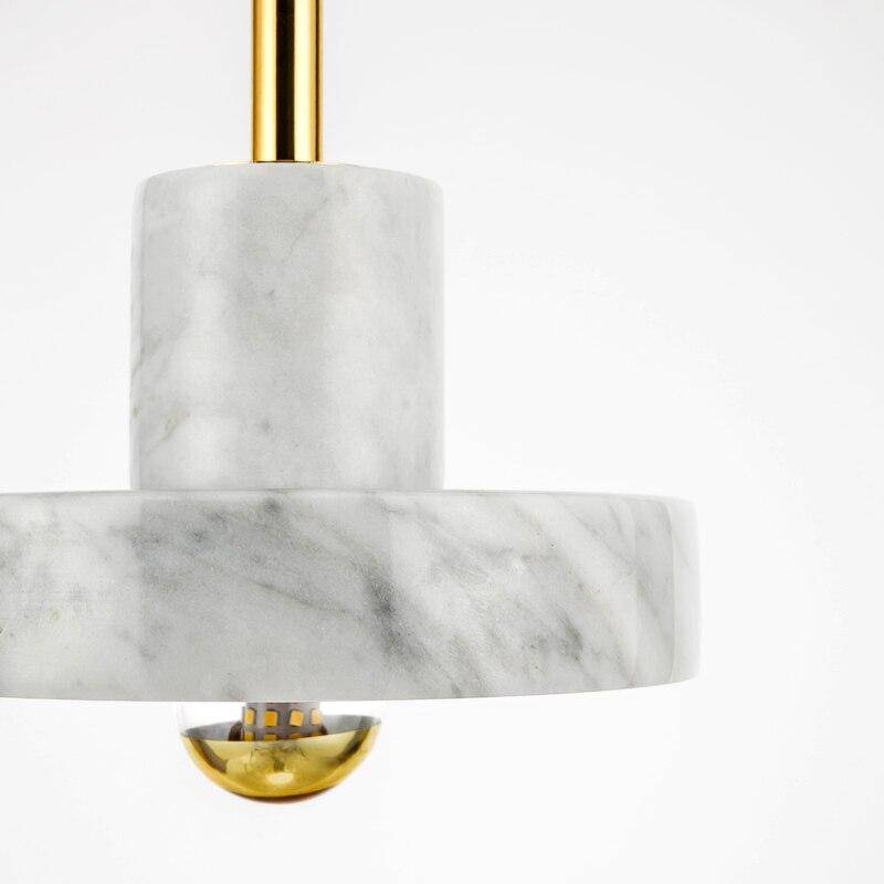 Suspension design LED avec abat-jour arrondi en marbre blanc et doré