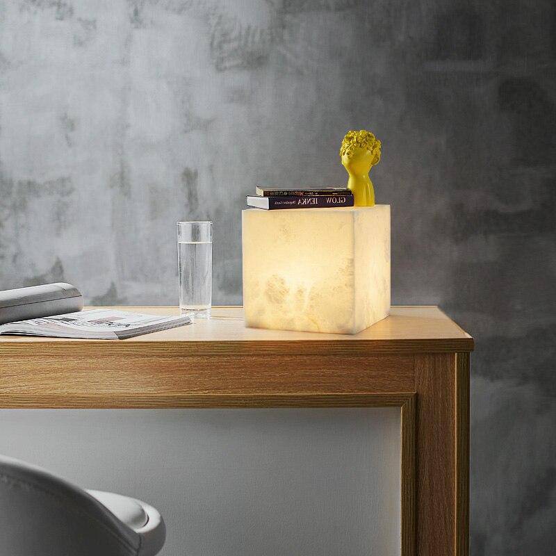 Lámpara de sobremesa design cubo LED en mármol Creative