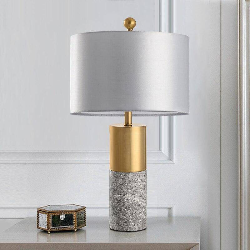 Lampe à poser design dorée LED en marbre et abat-jour gris