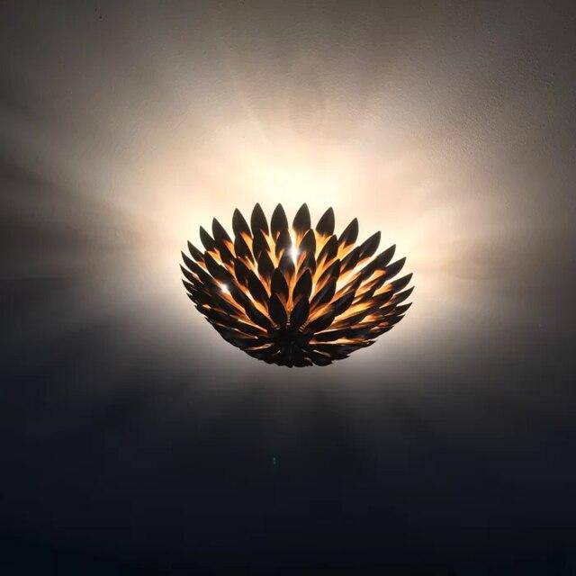 Lámpara de techo design LED con flores de imitación de metal