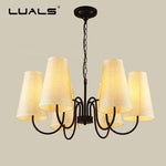 Suspension rétro LED en métal avec plusieurs abats-jours en tissu