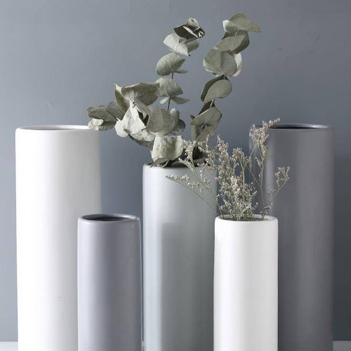 Design ceramic vase in cylinder, minimalist style