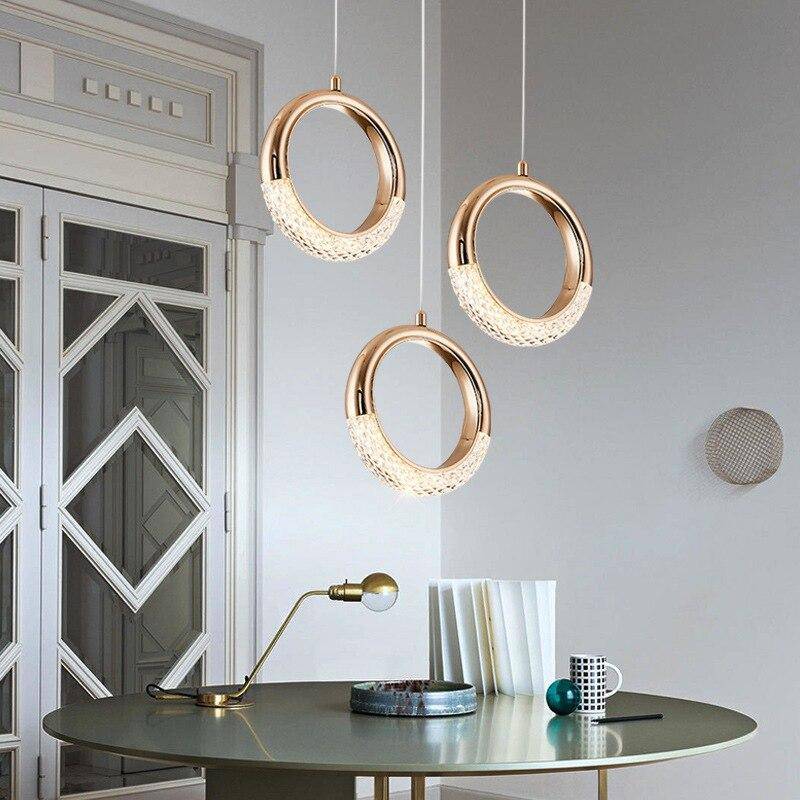 Suspension design Led avec anneau doré style Ring Light