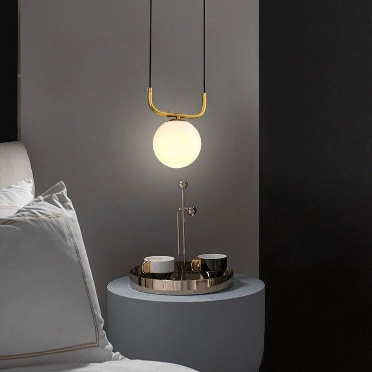 Lámpara de suspensión moderno con globo de cristal y tubo de oro Katneep