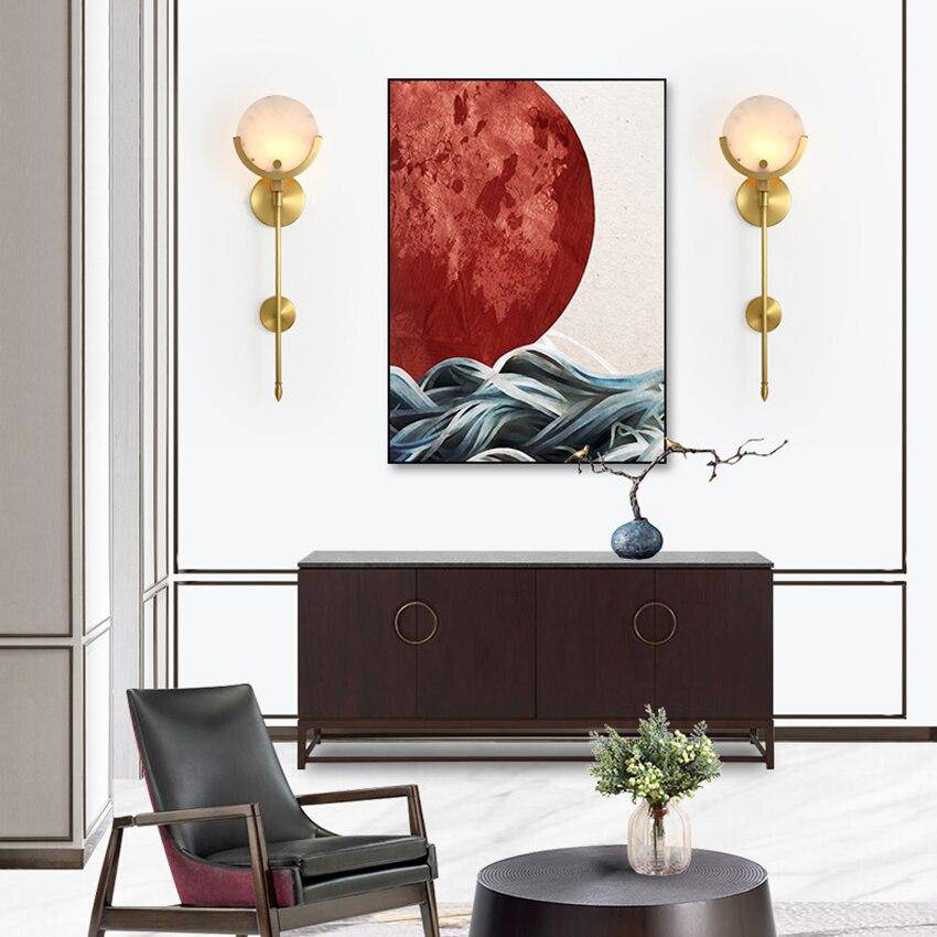 Applique murale design LED avec tige en métal doré et marbre