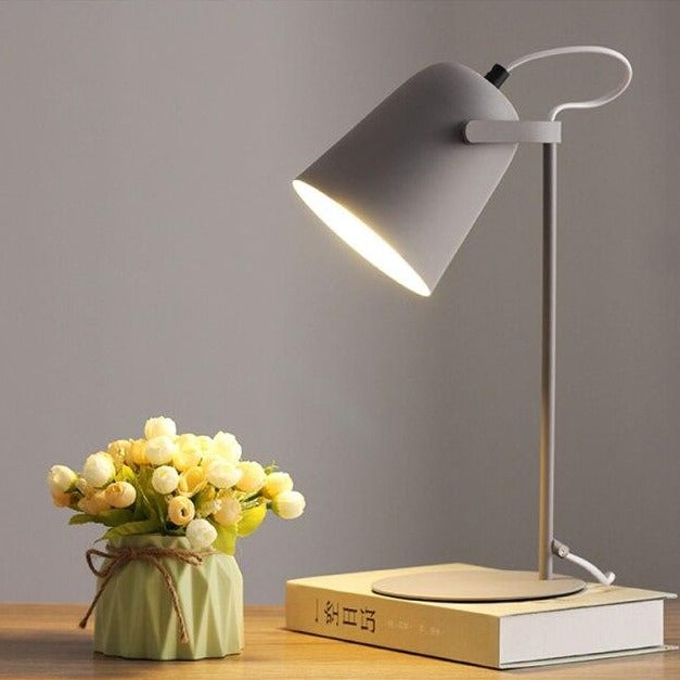 Lampe de bureau moderne avec abat-jour cylindrique coloré Ullysa - vue 6 sur 10