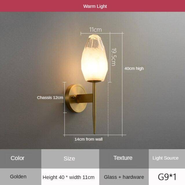 Applique murale design LED dorée avec abat-jour cristal