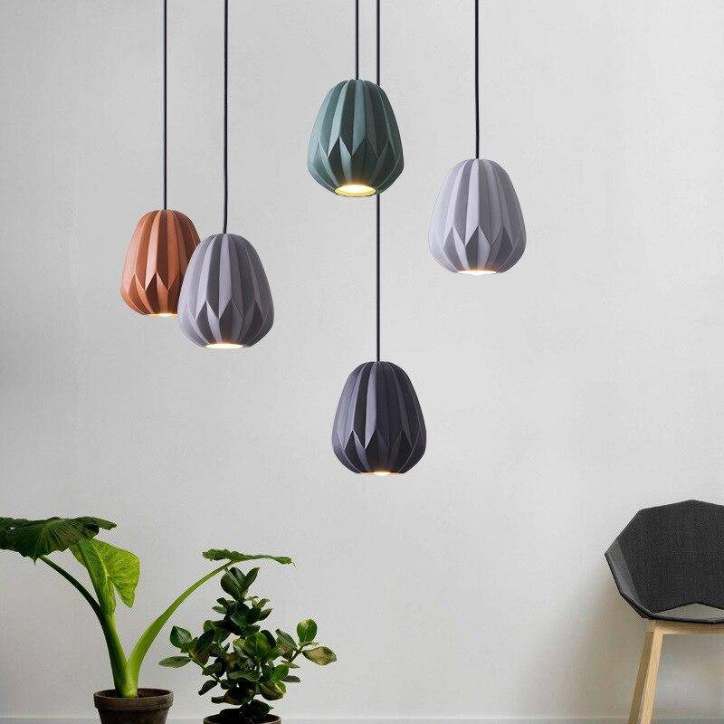 Suspension design à LED avec abat-jour géométrique coloré Shadow