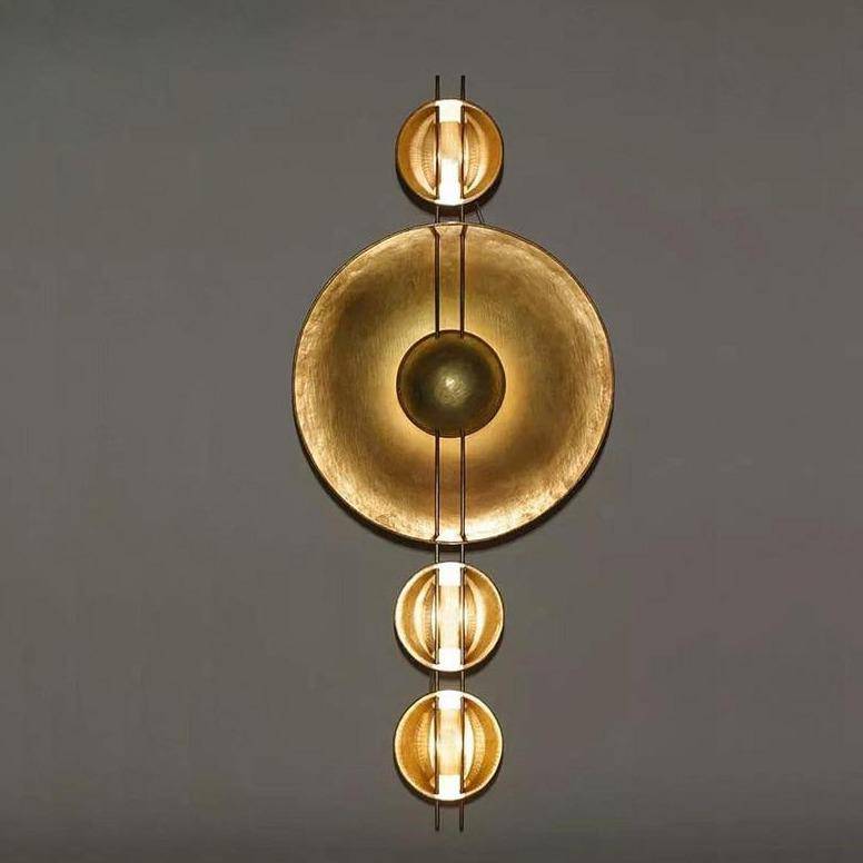 Applique murale design à LED avec plusieurs disques en métal doré Luxury