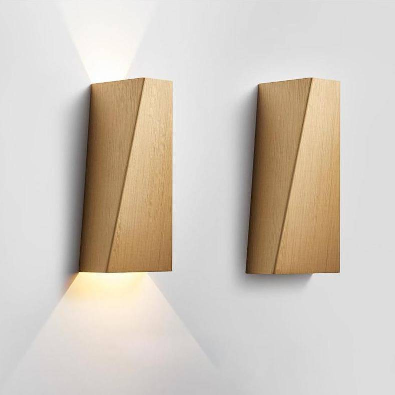 Applique murale design à LED en métal brossé style géométrique