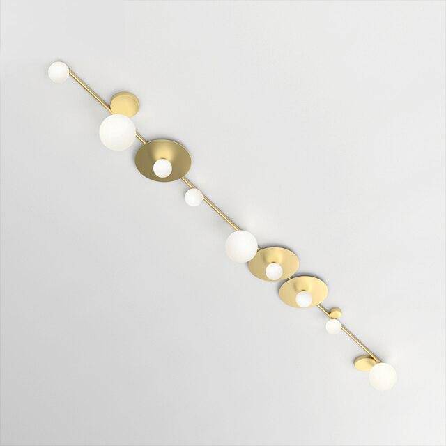 Plafonnier design à LED en métal doré et boules en verre style géométrique
