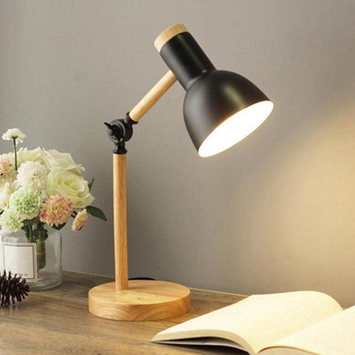Lámpara de escritorio LED de madera con pantalla metálica de color Eva