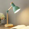 Lampe de bureau LED en bois avec abat-jour en métal coloré Eva