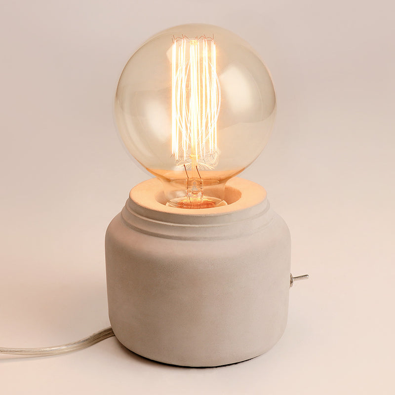 Lampe à poser rétro en ciment gris Lino