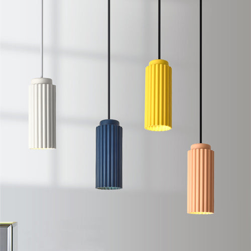 Suspension moderne LED avec abat-jour en tube coloré Kinna