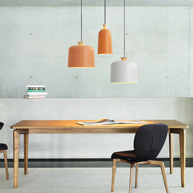 Suspension scandinave avec abat-jour en métal et bois Maloe