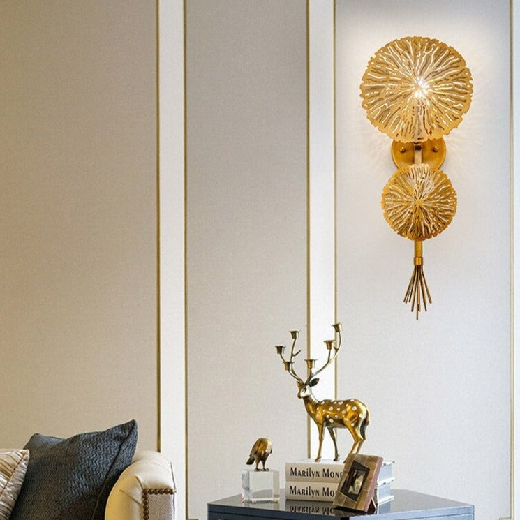 Moderna lámpara de pared LED con 2 flores doradas Dorina