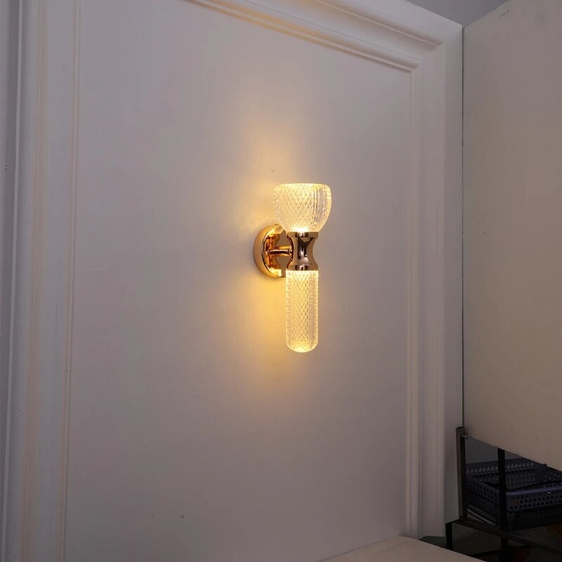 Applique murale moderne LED en verre et détails dorés Ursa