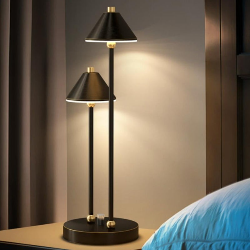 Moderna lámpara de mesa LED con doble brazo y pantalla Irma