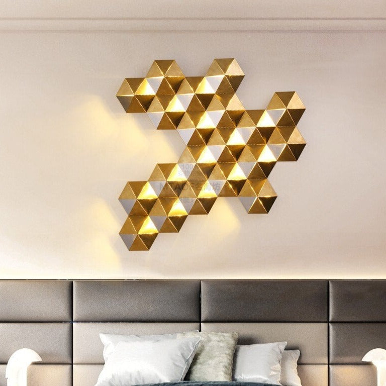 Moderno aplique LED Zaida en forma de colmena dorada