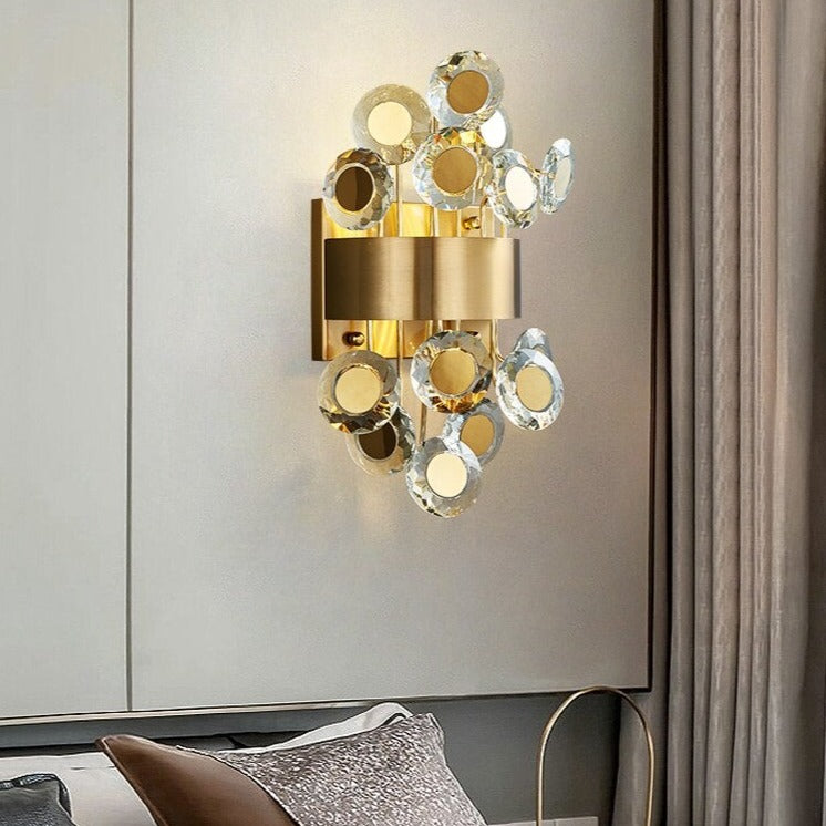 wall lamp modern LED wall light with round and golden details Uma