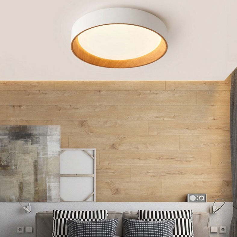Modern circular LED ceiling light with wooden interior Etelvina