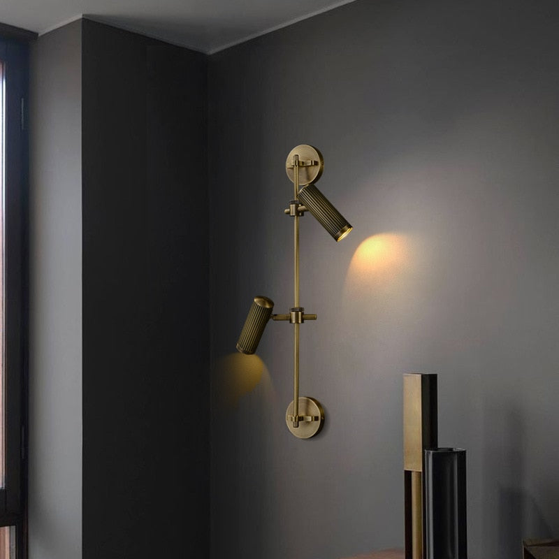 Moderna lámpara LED de pared con foco giratorio ajustable Ayla