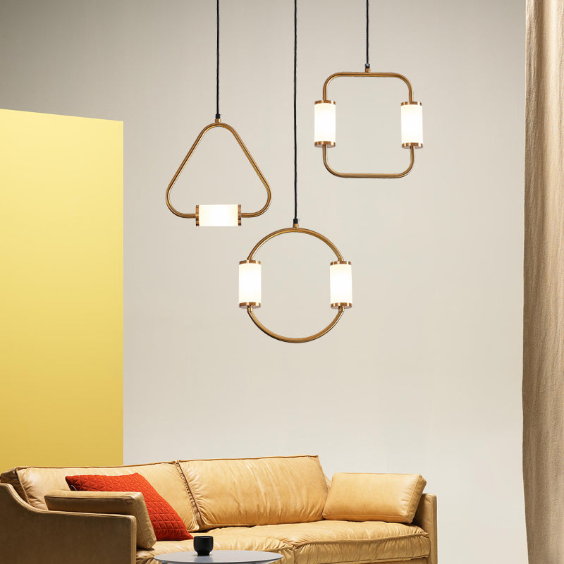 Suspension moderne LED tubes dorés avec forme géométrique Nyla