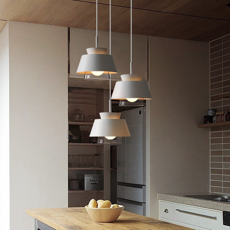 Suspension moderne avec double abat-jours en verre et métal Delcio