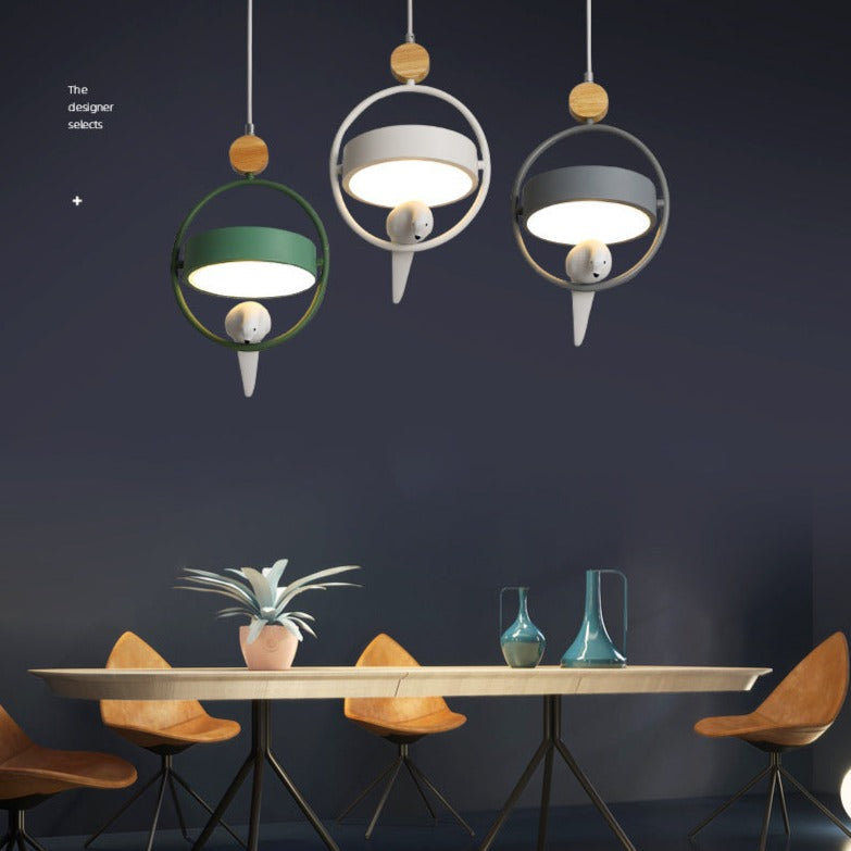 Suspension design LED avec petit oiseau suspendu Bessie