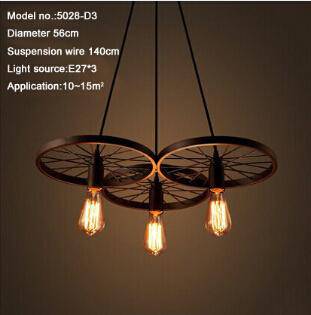 Suspension antique et rustique en forme de roue avec lampes apparantes - vue 3 sur 5