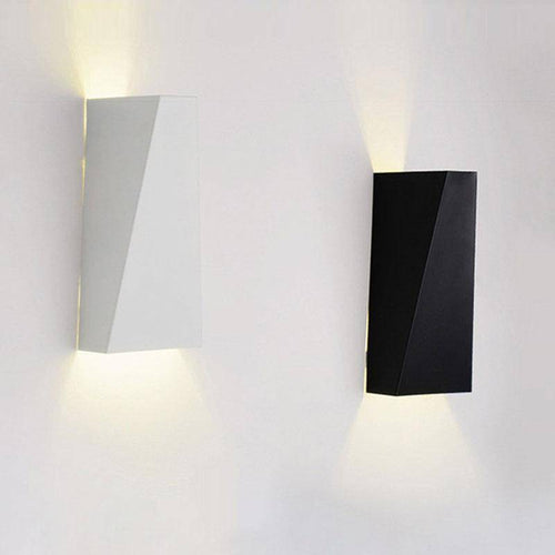 Aplique design LED cúbico (blanco o negro)