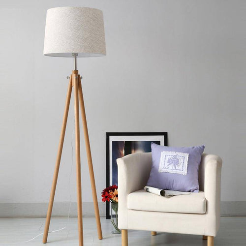 Lampadaire moderne abat-jour en tissu et trois pieds en bois Fabric