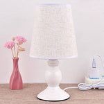 Lampe de chevet blanche avec abat-jour en tissu avec papillon et fleurs