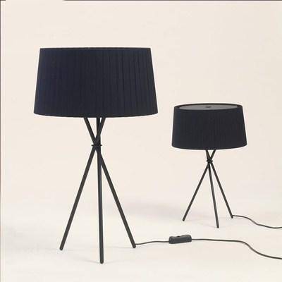Bedside lamp with crossed feet and lampshade in black fabric Nordic