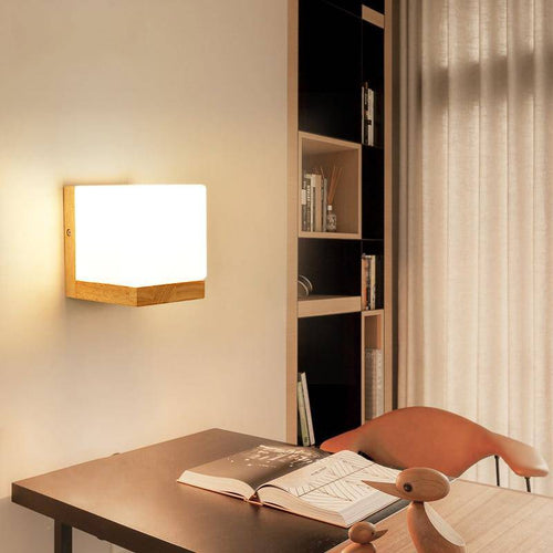 Moderna lámpara LED de pared en forma de cubo de madera