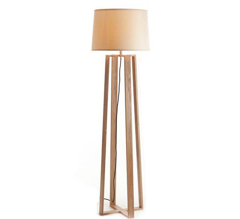 Lampadaire style japonais avec pieds en bois et abat-jour Nordic