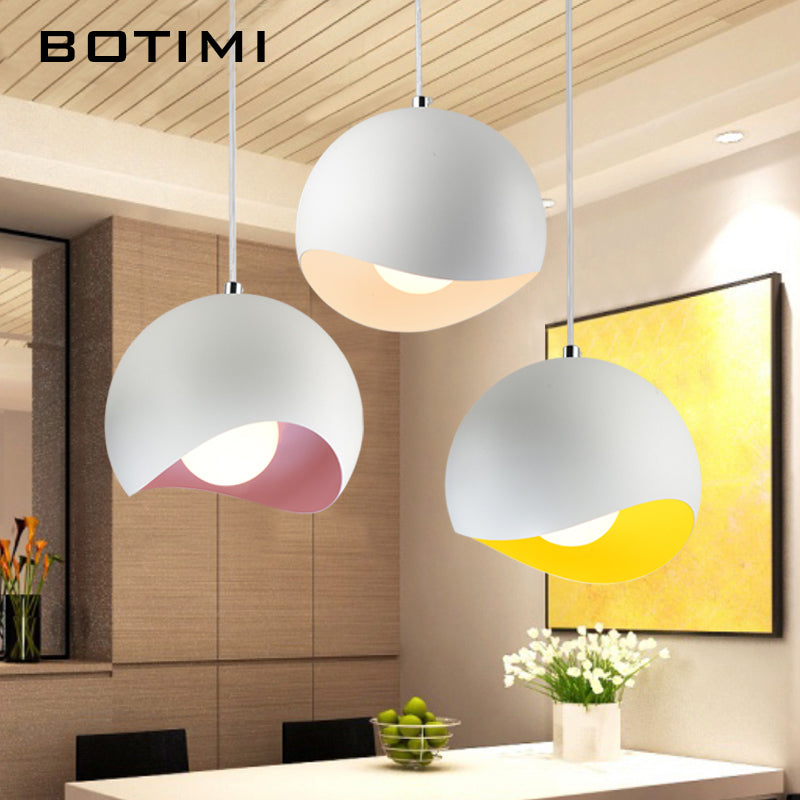 Suspension design en boule ouverte de couleur Botimi