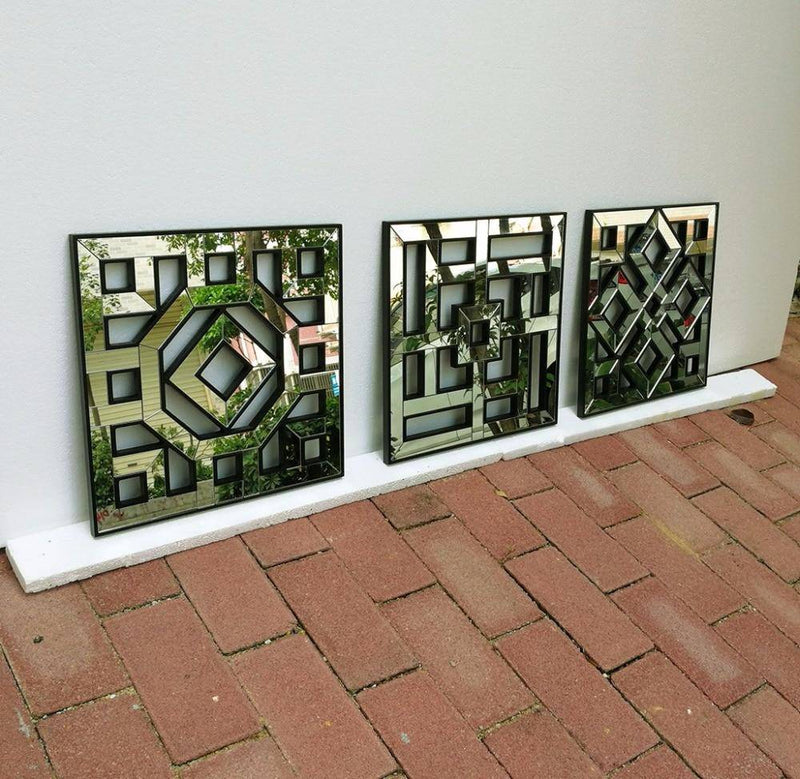 Square design wall mirror with Decor shapes