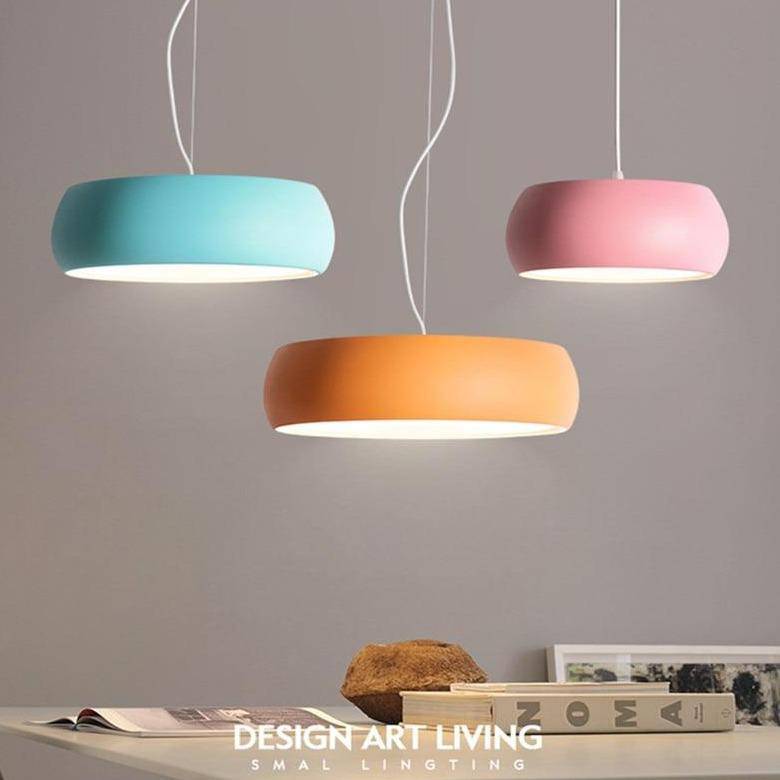 Lámpara de suspensión redonda, de colores vivos Creativa