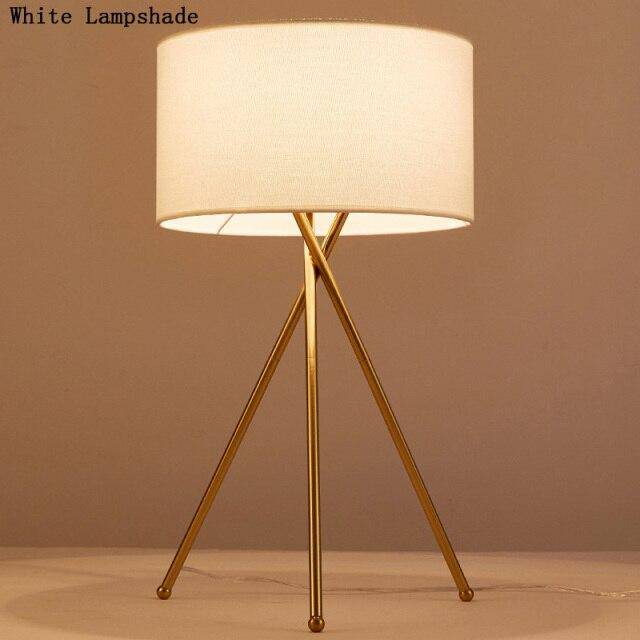 Lampe à poser design dorée avec abat-jour en tissu - vue 3 sur 5