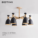 Lustre LED avec bras en bois et abats-jours arrondis