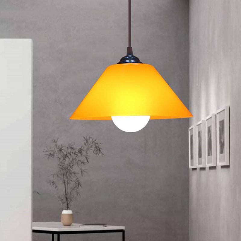 Suspension moderne en plastique de couleur
