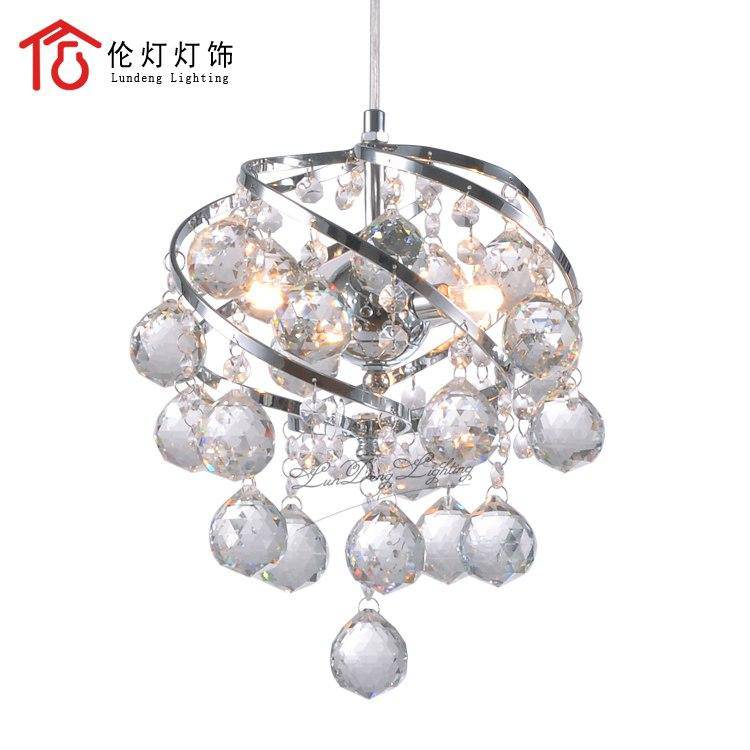 Suspension design moderne en cristal et boules - vue 6 sur 5
