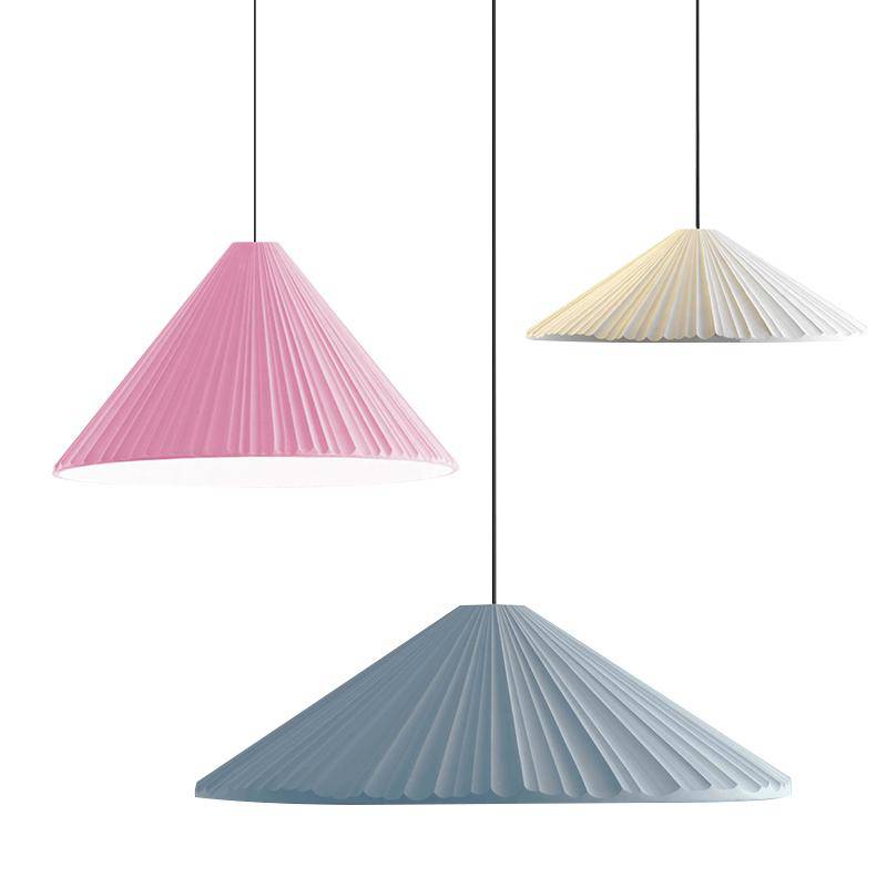 Suspensions design en cone de couleur Island