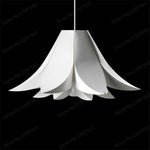 Suspension design en pétales de fleur blanche moderne