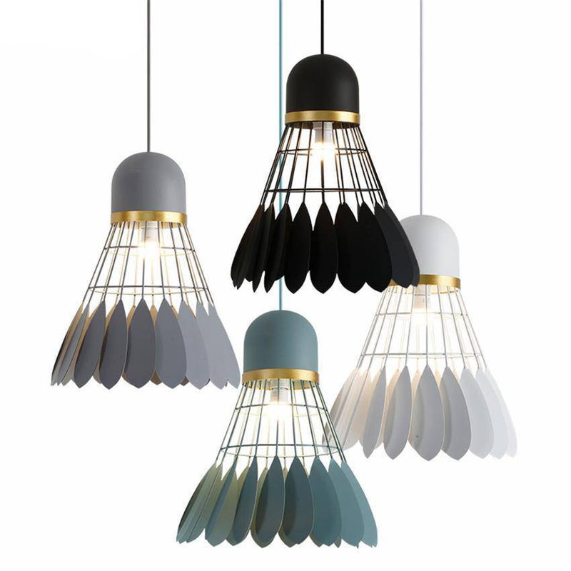 Suspension design moderne en forme de volant de badminton coloré
