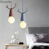 Suspension LED conique avec cornes de cerf colorée