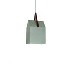 Suspension design en forme de maison de couleur