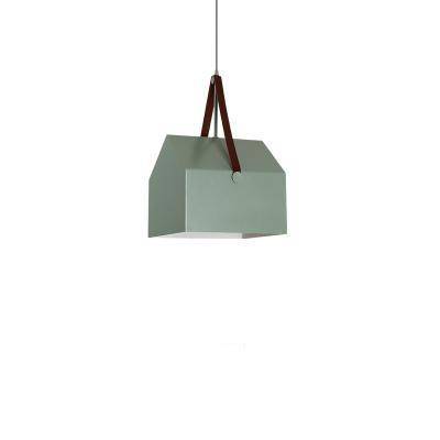 Suspension design en forme de maison de couleur